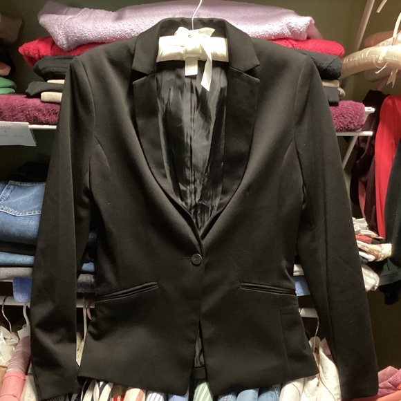 EUC H&M Black Blazer Size 6 - Picture 3 of 8